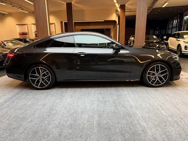Mercedes-Benz E 200 AMG Line Coupé
