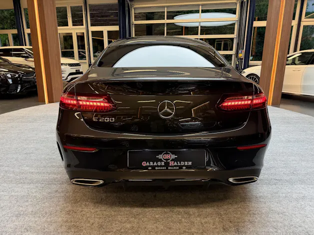 Mercedes-Benz E 200 AMG Line Coupé