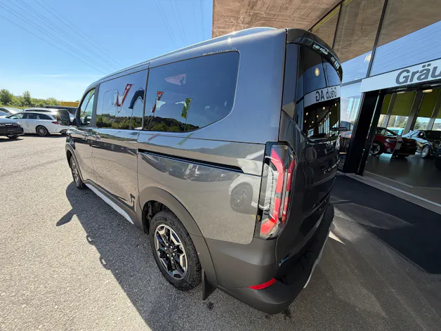 Ford Tourneo Bus 340 L1H1 65kWh Active