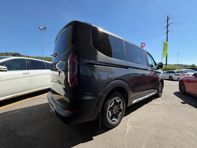Ford Tourneo Bus 340 L1H1 65kWh Active