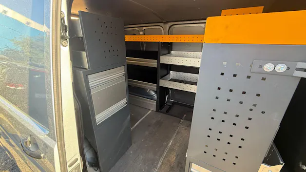VW T6.1 2.0 TDI TDI EINBAU-SCHRÄNKE 3200 KG!!!