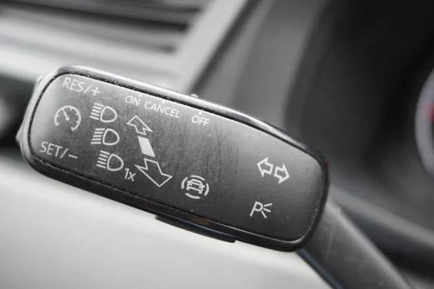 VW T6.1 2.0 TDI TDI EINBAU-SCHRÄNKE 3200 KG!!!