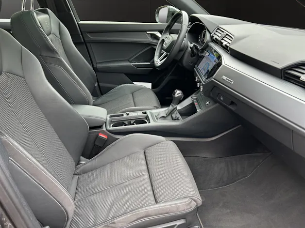 Audi Q3 35 TFSI S line Attraction S-tronic