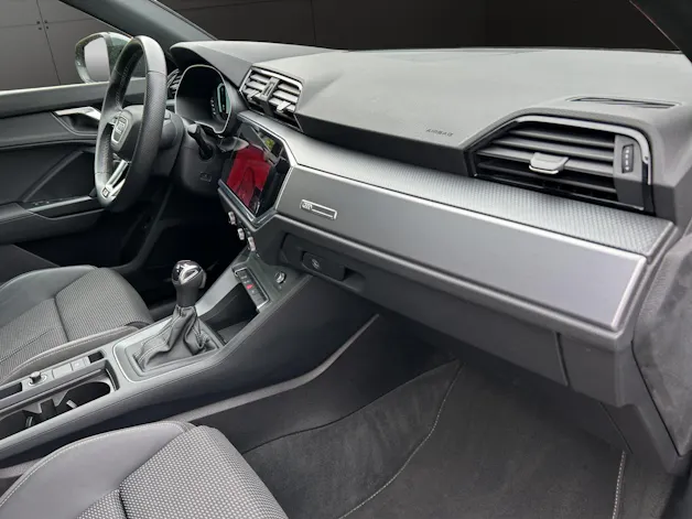 Audi Q3 35 TFSI S line Attraction S-tronic