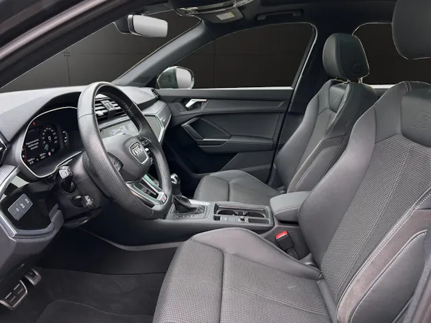 Audi Q3 35 TFSI S line Attraction S-tronic
