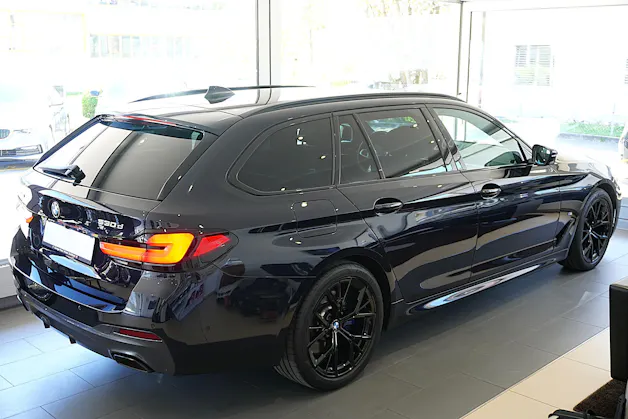 BMW 530d xDrive 48V Touring M Sport Steptronic