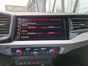 Audi A1 allstreet 30 TFSI Attraction S-tronic Pfeilgrau Metallic