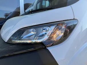 Peugeot Boxer 2.2 HDI 335 L2H2 EAT8