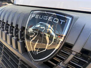 Peugeot Boxer 2.2 HDI 335 L2H2 EAT8