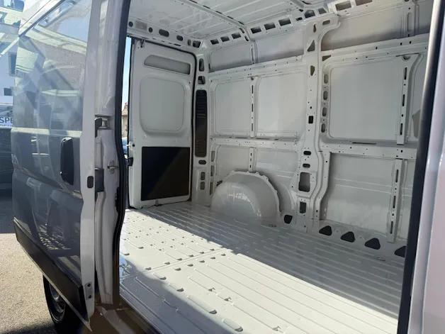 Peugeot Boxer 2.2 HDI 335 L2H2 EAT8
