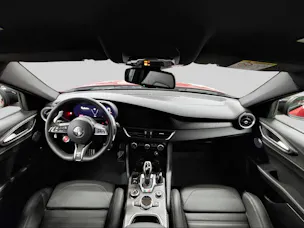 Alfa Romeo Giulia 2.9 V6 Quadrifoglio mit Pack Performante 520 PS