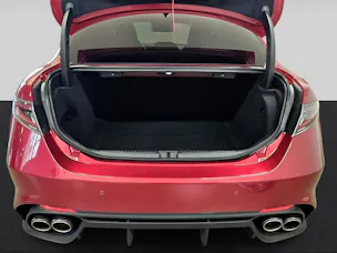 Alfa Romeo Giulia 2.9 V6 Quadrifoglio mit Pack Performante 520 PS