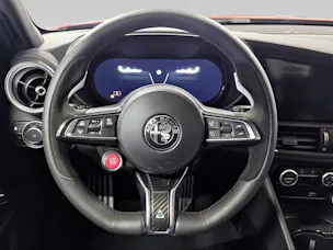 Alfa Romeo Giulia 2.9 V6 Quadrifoglio mit Pack Performante 520 PS