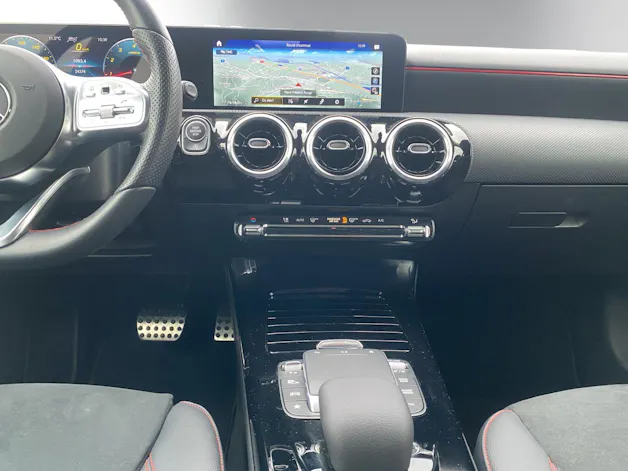 Mercedes-Benz A 200 AMG Line 4Matic