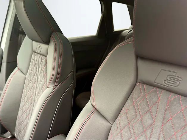 Audi Q4 e-tron 45 Swiss Ski quattro