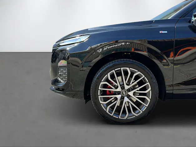 Audi Q3 SUV TFSI quattro 195 kW S t 2000ccm 265PS/195kW 4 Zylinder TFSI Benzin