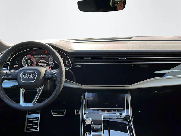 Audi Q8 SUV 3.0 TFSI e Attraction quattro 290 T-Tronic