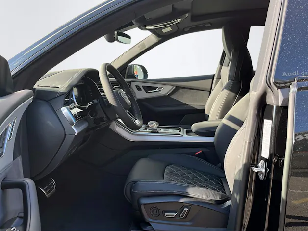 Audi Q8 SUV 3.0 TFSI e Attraction quattro 290 T-Tronic