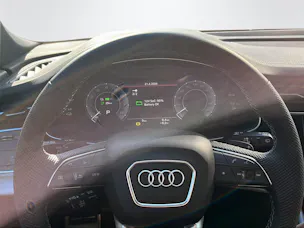Audi Q8 SUV 3.0 TFSI e Attraction quattro 290 T-Tronic