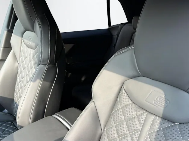 Audi Q8 SUV 3.0 TFSI e Attraction quattro 290 T-Tronic