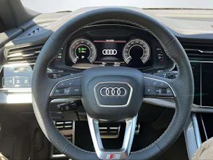 Audi Q8 SUV 290 kW TFSI/elektrisch