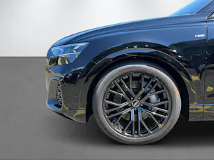 Audi Q8 SUV 290 kW TFSI/elektrisch