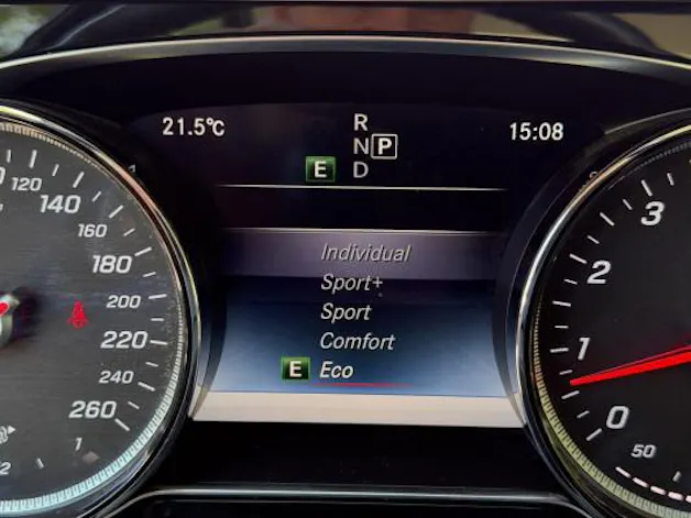 Mercedes-Benz E 200 Avantgarde 4Matic