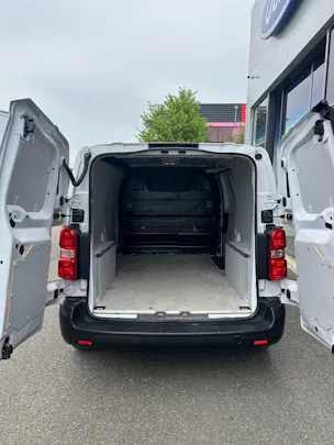 Peugeot Expert fourg. Standard 2.0 BlueHDi 145 S/S
