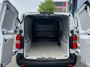 Peugeot Expert fourg. Standard 2.0 BlueHDi 145 S/S