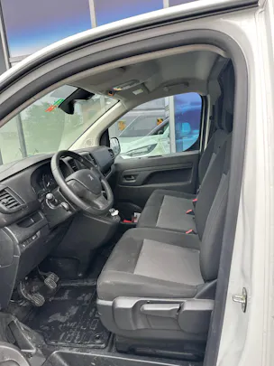Peugeot Expert fourg. Standard 2.0 BlueHDi 145 S/S