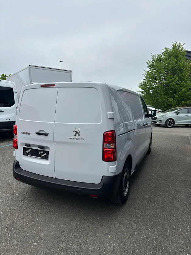 Peugeot Expert fourg. Standard 2.0 BlueHDi 145 S/S