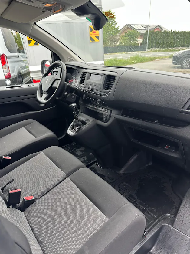 Peugeot Expert fourg. Standard 2.0 BlueHDi 145 S/S