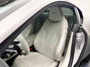 immagine del veicolo ASTON MARTIN DB12 Coupé 4.0 V8 Bi-Turbo