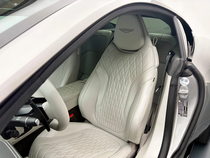 immagine del veicolo ASTON MARTIN DB12