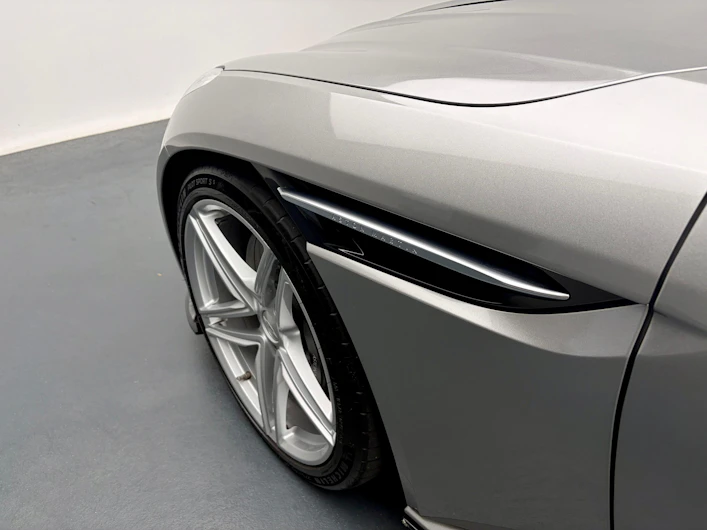 immagine del veicolo ASTON MARTIN DB12