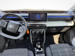 https://vehicle.imgix.net/4286749/b82d785a-cf35-49cc-843a-5b60c54a5fb8.jpg