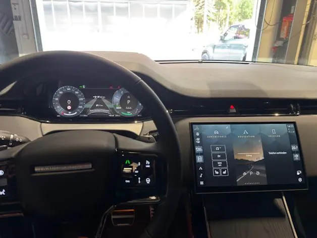Land Rover Range Rover Evoque 1.5 T 270e Dynamic SE