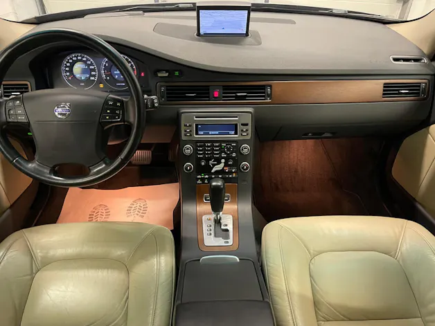Volvo V70 3.2 Summum