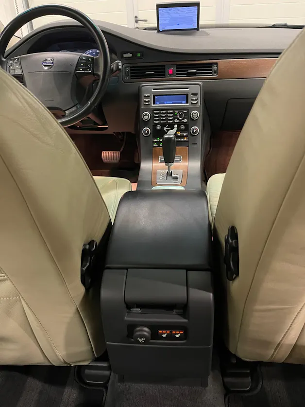 Volvo V70 3.2 Summum