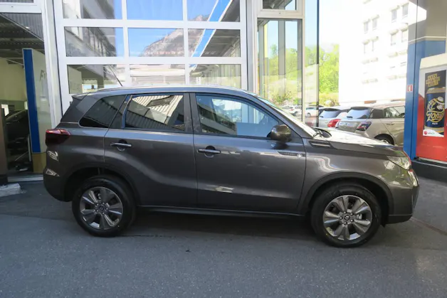 Suzuki Vitara 1.4 T Sakura Hybrid 4x4
