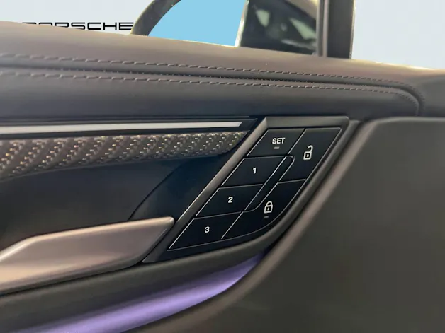 Porsche Macan 4