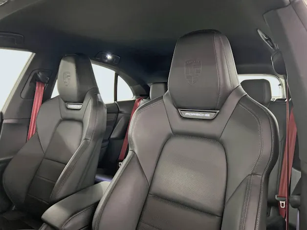 Porsche Macan 4
