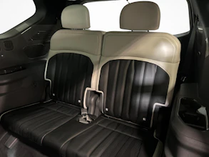 https://vehicle.imgix.net/4286953/979c37d2-8d9f-4f71-a343-45d3d3638775.jpg