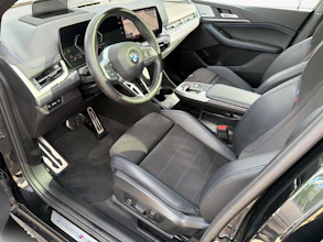 https://vehicle.imgix.net/4286956/6bd49852-4c27-4bc4-a2ad-71b85c07c5a8.jpg