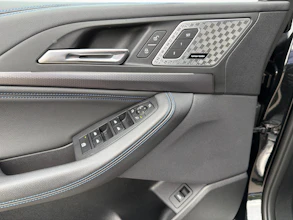 https://vehicle.imgix.net/4286956/ce860cd4-d850-4828-a79f-f6664424d467.jpg