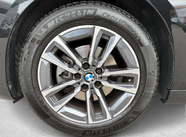 BMW 218i paddles Active Tourer