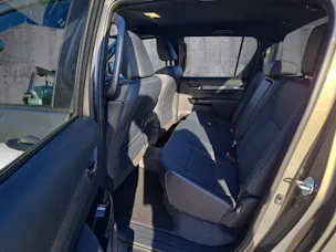 Toyota Hilux Double Cab.-Pick-up 2.8 D-4D MHEV 204 Invincible