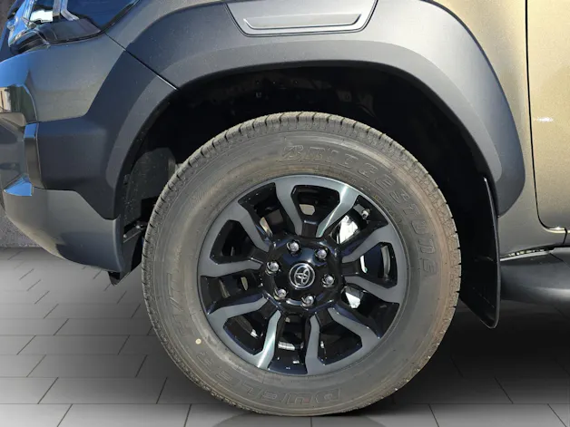 Toyota Hilux Double Cab.-Pick-up 2.8 D-4D MHEV 204 Invincible