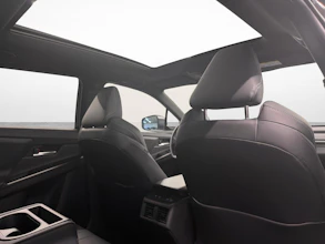 https://vehicle.imgix.net/4287132/516c2784-62c5-46c2-bdd6-0fea9baac050.jpg