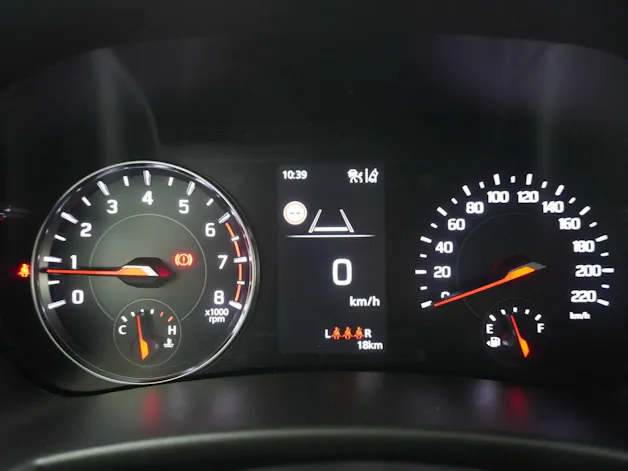 Suzuki Swift 1.2 Sakura Top Hybrid 4x4